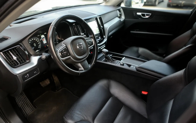 Volvo XC 60 cena 97500 przebieg: 217800, rok produkcji 2018 z Mieroszów małe 781